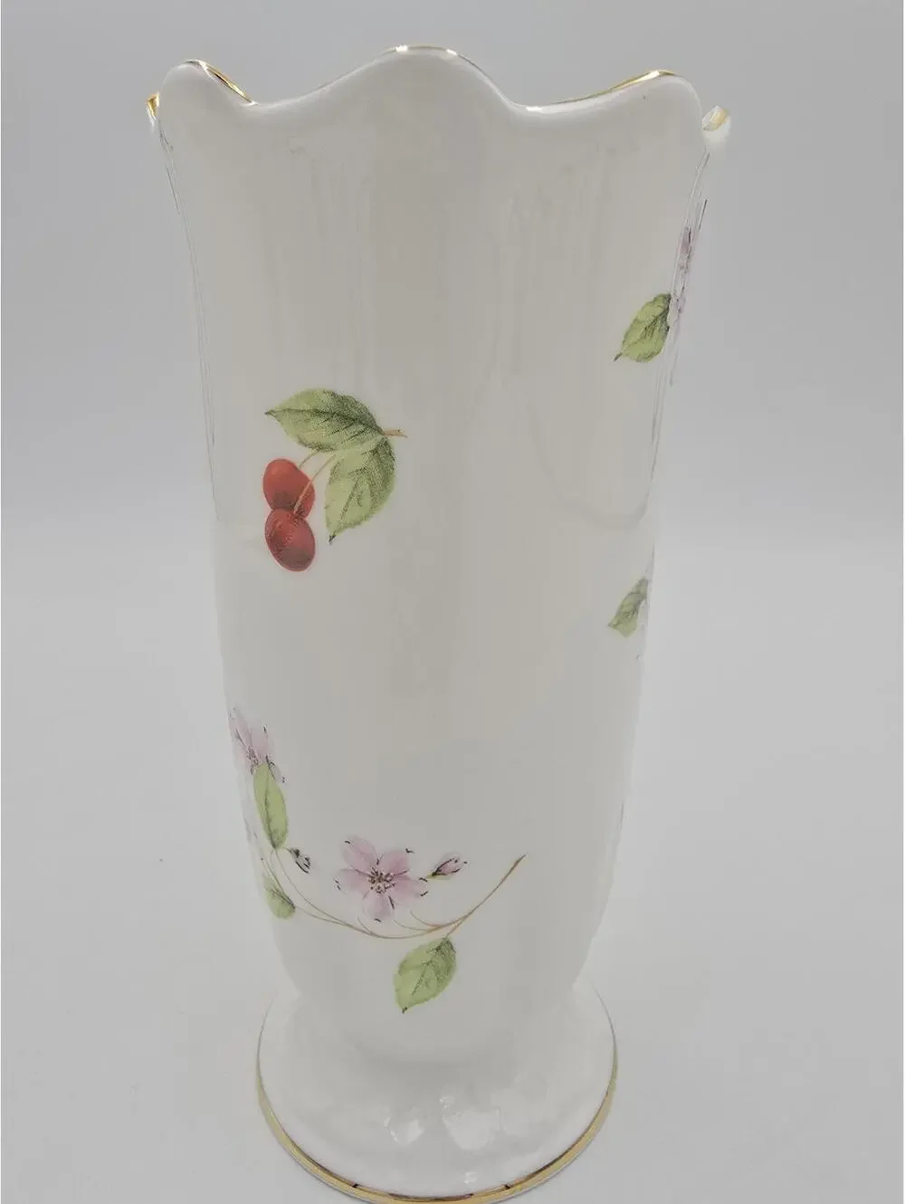 Vintage Aynsley Cherry Blossom Fine Pattern Bone China Vase With Gold Trim 6.5